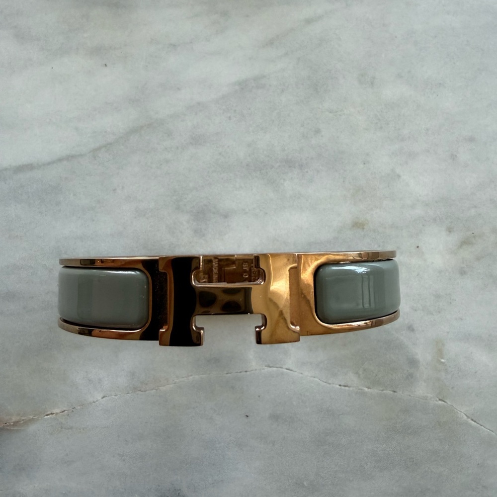Hermès Clic Clac H PM Grey Enamel Rose Gold Hardware Bracelet Authentic Like New - Picture 6 of 9